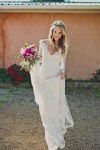 Robe de mariée vintage de traîne moyenne collant brodé de col en v