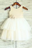 Robe de cortège enfant naturel manche nulle en tulle de princesse longueur mollet