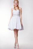 Robe douce seize plissé courte avec perle bandouliere spaghetti manche nulle