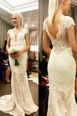 Abito da Sposa in Pizzo Naturale V-Scollo Spazzola Treno Retro