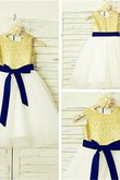 Schaufel-Ausschnitt A Linie Prinzessin Reißverschluss Blumenmädchenkleid mit Blume