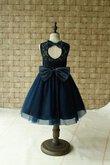 A linie Juwel Ausschnitt plissiertes Blumenmädchenkleid mit Schleife mit Bordüre