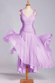 Robe demoiselle d'honneur plissé avec manche courte v encolure avec zip a-ligne