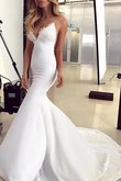 Wunderbar V-Ausschnitt Satin Stilvolles Romantisches Brautkleid