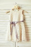 Robe de cortège enfant naturel ligne a de princesse fermeutre eclair col u profond