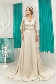 Enges Sweep train Zickzack Ausschnitt Elegantes Brautkleid mit Gürtel mit Bordüre