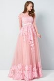 Robe de soirée de princesse en tulle ligne a appliques col u profond