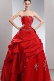 Robe douce seize broder avec perle en taffetas avec gradins