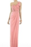 Robe demoiselle d'honneur avec chiffon ruché gaine au drapée d'épaule asymétrique