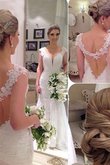 Abito da sposa tradizionale con piega shiena sheer in pizzo alta qualità v-scollo