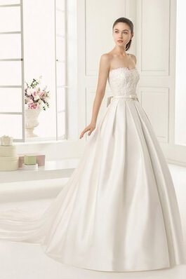 Halle Duchesse-Linie Elegantes bodenlanges langes Brautkleid mit Plissierungen