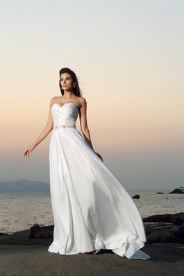 Robe de mariée longue delicat au bord de la mer ligne a de princesse