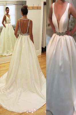 Robe de mariée distinguee avec sans manches en satin v encolure de traîne moyenne