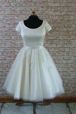 Robe de mariée naturel avec manche épeules enveloppants ligne a appliques encolure ronde