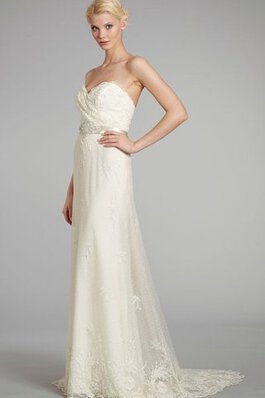 Robe de mariée décolleté dans le dos avec ruban ceinture avec perle avec cristal