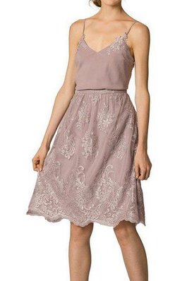 Spitze V-Ausschnitt Ärmelloses knielanges Brautjungfernkleid mit Applike mit Bordüre