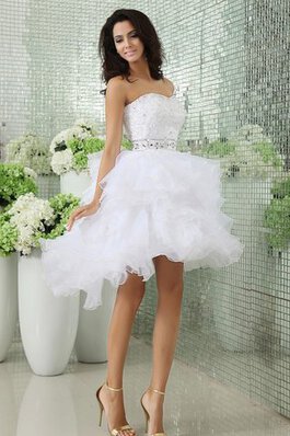 Robe de mariée textile en tulle avec perle avec gradins ceinture en étoffe ligne a