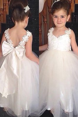 Robe de cortège enfant naturel avec fleurs de col en cœur en tulle manche nulle