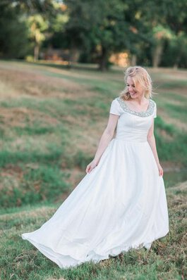 Robe de mariée naturel avec manche courte de lotus en taffetas ligne a