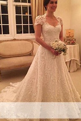 Robe de mariée vintage a-ligne de princesse de col en cœur de traîne moyenne