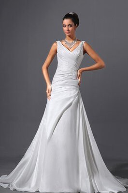 Robe de mariée sexy avec sans manches avec lacets de col en v ruché