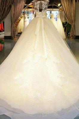 Robe de mariée de col bateau captivant a salle intérieure a eglise longue