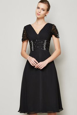 V-Ausschnitt Chiffon Perlenbesetztes Abiballkleid mit Kurzen Ärmeln mit Rüschen