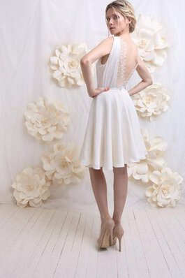 Robe de mariée simple décolleté dans le dos manche nulle au niveau de genou en chiffon