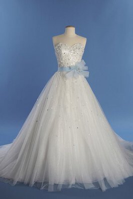 Robe de mariée distinguee avec zip avec perle avec nœud avec décoration dentelle