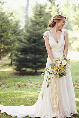 Robe de mariée elégant plissé avec fleurs avec manche courte de col en v