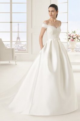 Robe de mariée distinguee vintage en satin poches ceinture