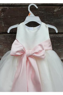 Robe de cortège enfant plissage naturel arrivée au cheville de lotus ceinture en étoffe