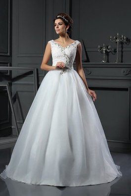 Robe de mariée distinguee avec zip de col en v manche nulle en organza