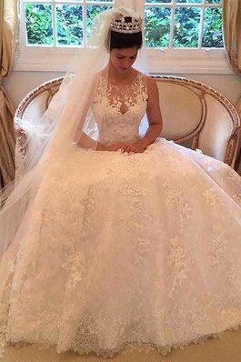 Prinzessin Normale Taille Luxus Brautkleid mit Bordüre mit Schaufel Ausschnitt