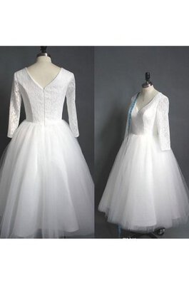 Robe de mariée romantique moderne facile a-ligne v encolure