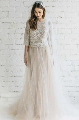 Robe de mariée ligne a avec bouton encolure ronde textile en tulle de traîne courte