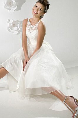 Abito da Sposa a Spiaggia con Fiocco in Pizzo in Organza in Raso Sotto Ginocchio