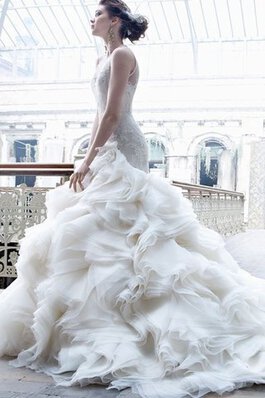 Robe de mariée romantique delicat au bord de la mer avec zip ruchés plongeants