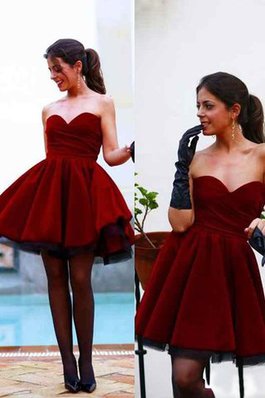 Normale Taille Satin Herz-Ausschnitt A Linie Kurzes Cocktailkleid