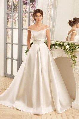 Robe de mariée delicat en satin avec ruban epaule nue de traîne courte