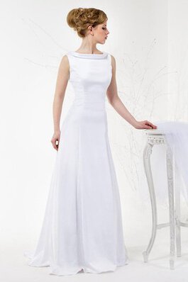 Robe de mariée ligne a col en v foncé en satin elevé longueur au ras du sol