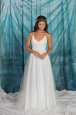 Robe de mariée avec gradins bretelles spaghetti a-ligne au bord de la mer en tulle