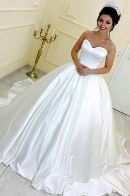 Robe de mariée de traîne longue avec ruban parfait gonflé modeste