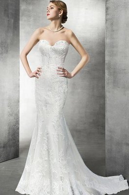 Robe de mariée long de col en cœur avec sans manches avec zip de traîne moyenne