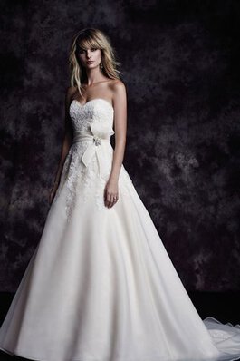 Robe de mariée derniere tendance attirent intemporel ceinture en étoffe dos nu