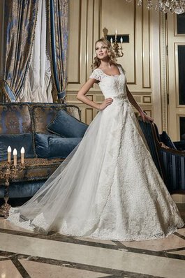 Robe de mariée naturel avec manche épeules enveloppants cordon encolure en carré ligne a