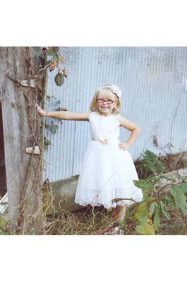 Robe de cortège enfant naturel plissage a-ligne avec sans manches au niveau de cou