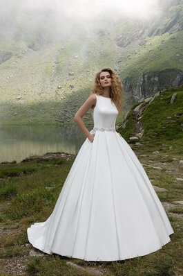 Robe de mariée sexy longueru au niveau de sol de col bateau de traîne moyenne manche nulle