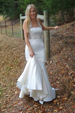 Vestido de Novia de Corte Sirena en Satén de Escote halter de Cremallera de Natural