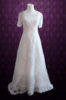 Robe de mariée sage courte de traîne courte ligne a boutonné